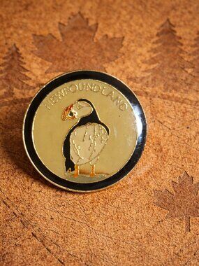 Newfoundland Canada Atlantic Puffin Bird Vintage Souvenir Lapel Pin - Canadian